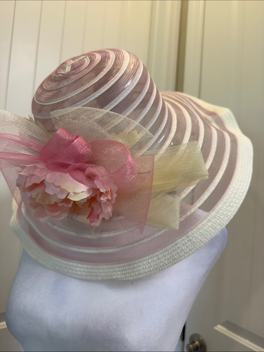 Wide Brim Floral Accent Sun Hat - Pink and Cream Kentucky Derby Hat 16.5 “ D